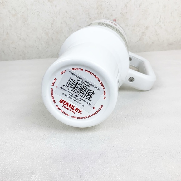 Stanley Limited Edition Holiday Mistletoe Twist Quencher 40 Oz White Peppermint - Picture 8 of 10